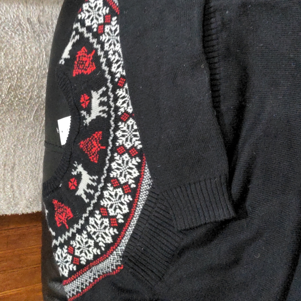 Sweaters - Picture 4 of 4